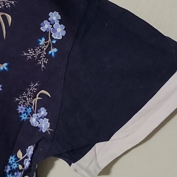 Top - Picture 2 of 3